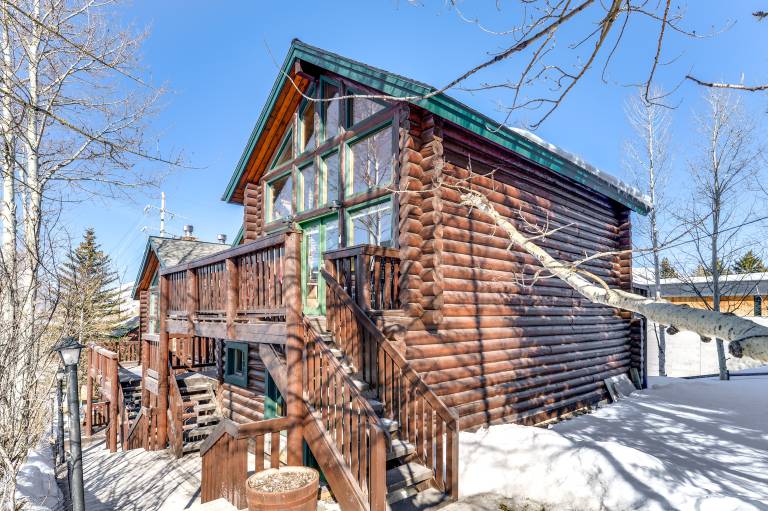 Cozy Mountain Condo Across From Snow King Ski Mtn! — photo 3