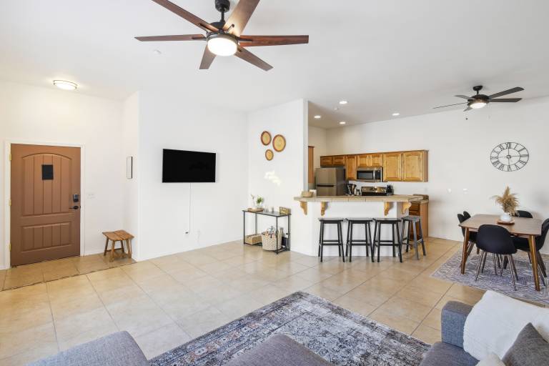 1 Mi to Lake: Airy Home w/ Patio in Lake Havasu! — photo 5