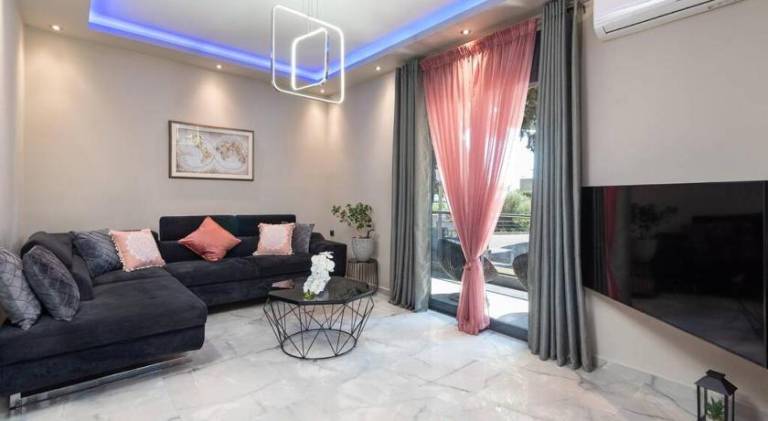 Apartment with terrace in Rhodes