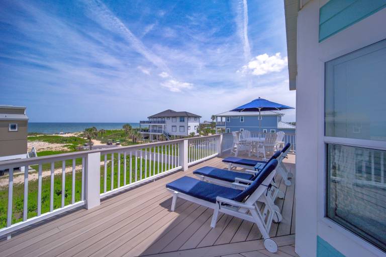 Beachfront 5BR Home with Ocean Views — photo 5