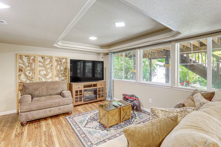 6 Mi to Aurora Reservoir Apt w Patio