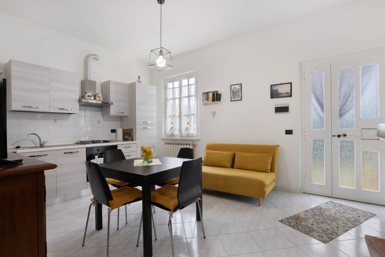 Apartment 'Lunigiana - Casa Anita with Private Garden, Wi-Fi and Air Conditioning' — photo 3