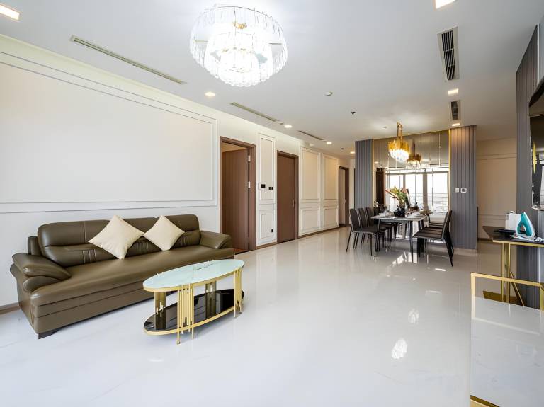 LANDMARK PLUS RESIDENCES LUXURY SUITE — photo 2