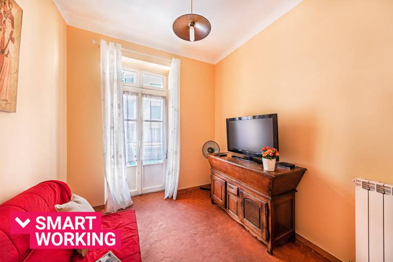 Rental apartment with patio in Sanremo