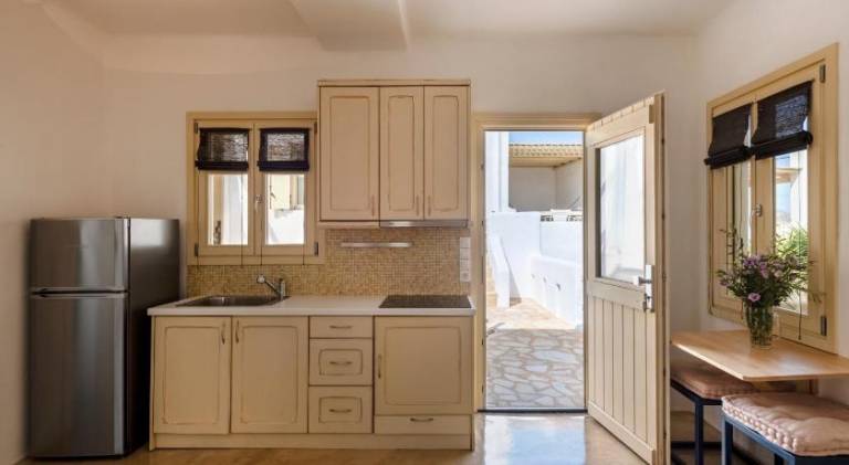 Nicolia Home Sea View, Jacuzzi, Walk to Centre — photo 2