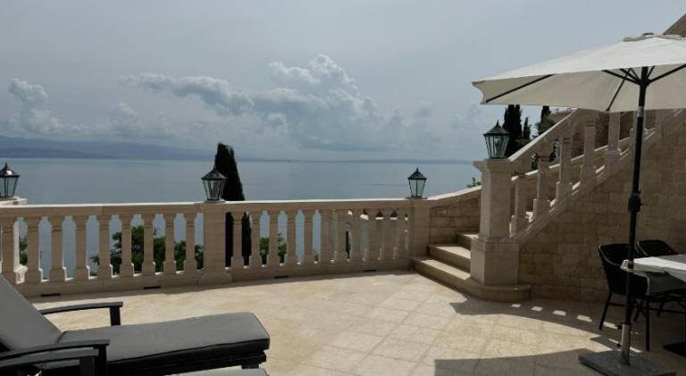Villa Isabella - Luxury with style right next to the beach, private pool and sea view — photo 3