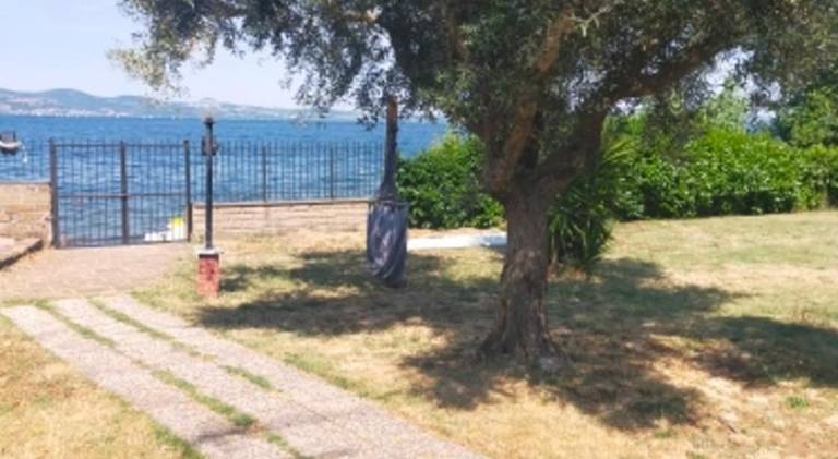 House with 2 rooms for 5 persons in Bracciano