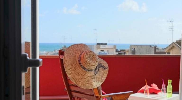 Pleasant holiday apartment with patio & hot tub | Next to the beach | Dogs allowed — photo 3