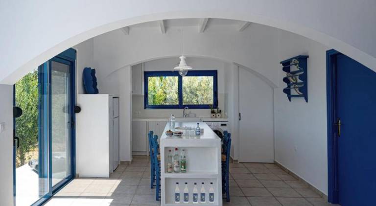 House with barbecue, patio & garden — photo 2