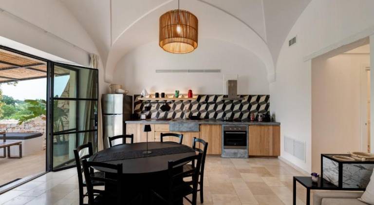 Lovely vacation home with terrace, garden & pool | Pets allowed — photo 4