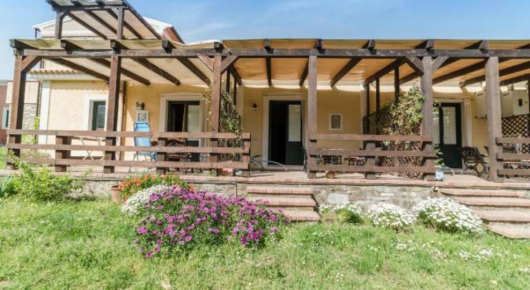 Pleasant house with patio & yard | Pets are welcome — photo 5
