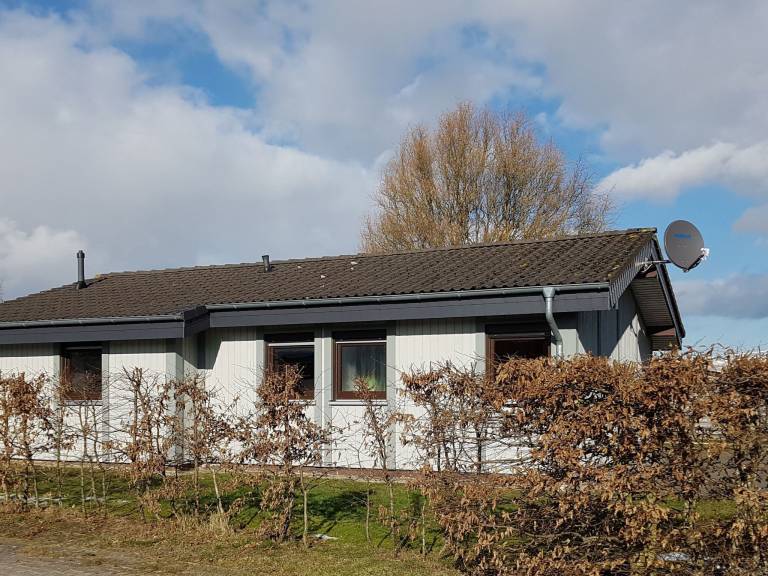 Freistehendes Ferienhaus in 2.Reihe am See in Butjadingen