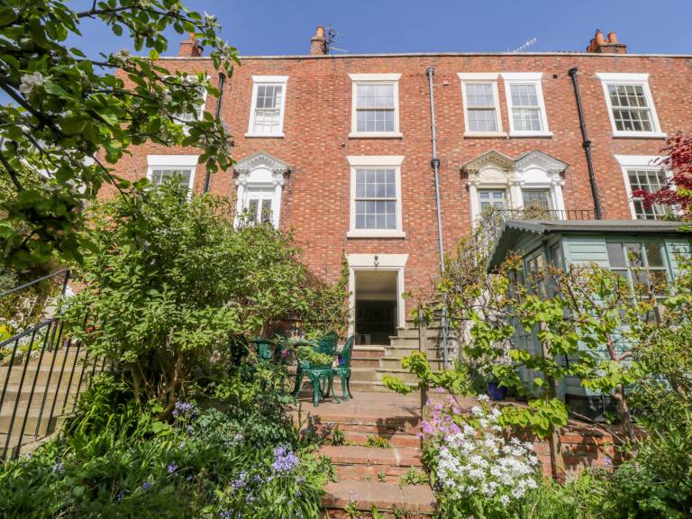 Cottage with garden | Beach view in Whitby
