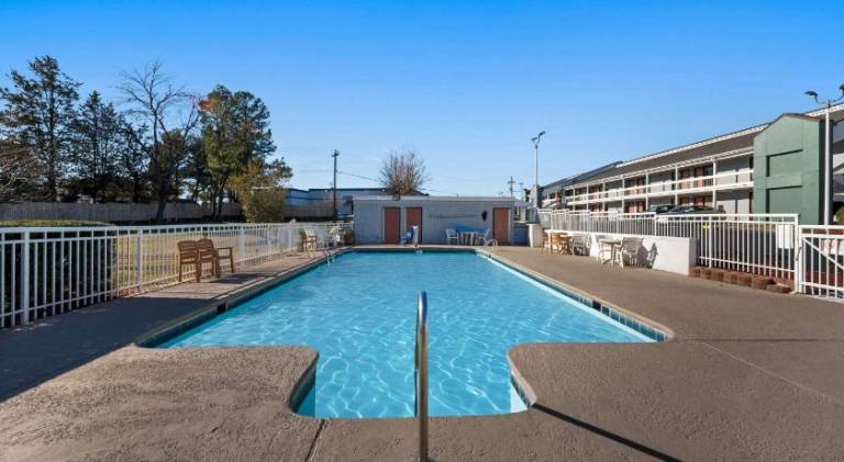 Rodeway Inn Richmond West End — photo 3