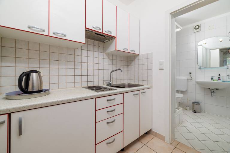Rental apartment with terrace — photo 2