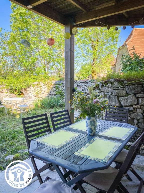 Wonderful gite with barbeque, patio & garden | Pets are welcome — photo 3