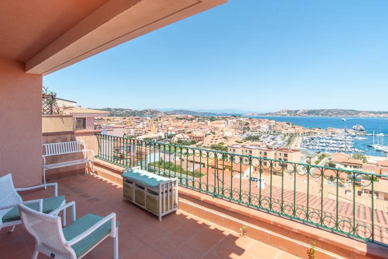 Apartment with fast internet & terrace | Sea view | Close to the beach | Dogs allowed in Palau