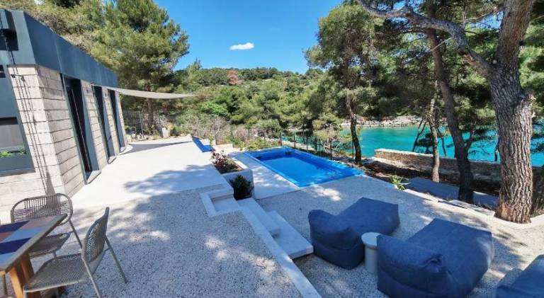 Bloketa Beach House in Okrug