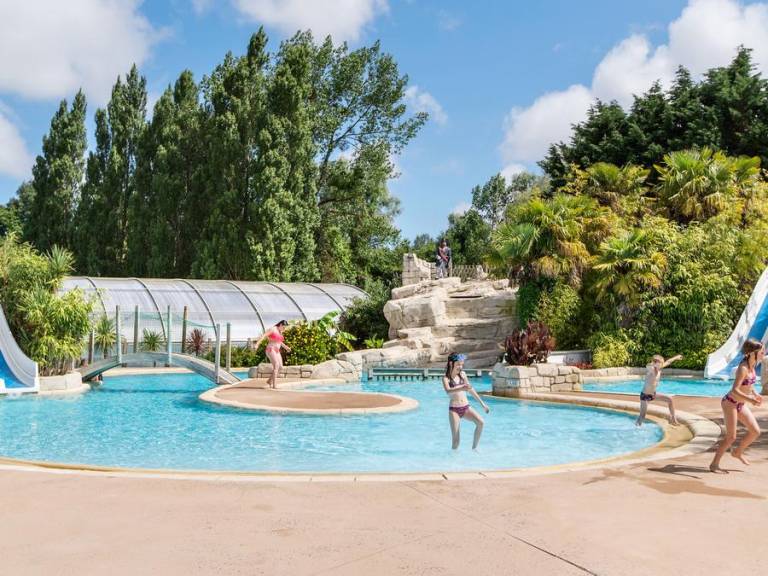 Family-friendly lovely mobile home with terrace & heated pool | Pets allowed — photo 3