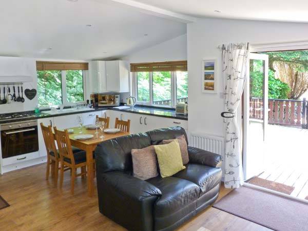 Cottage with garden, pool & patio — photo 4
