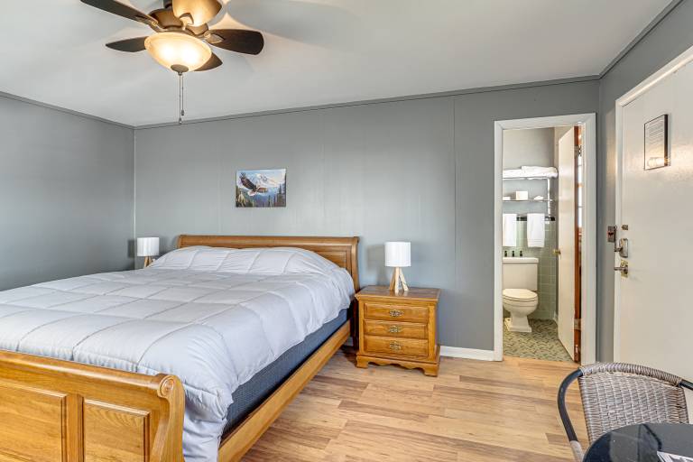 Explore the Bagnell Strip! Studio w/ Pool Access — photo 3