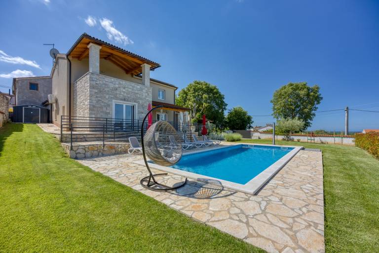 Fully equipped villa with barbeque, private pool & terrace | Dogs allowed — photo 3