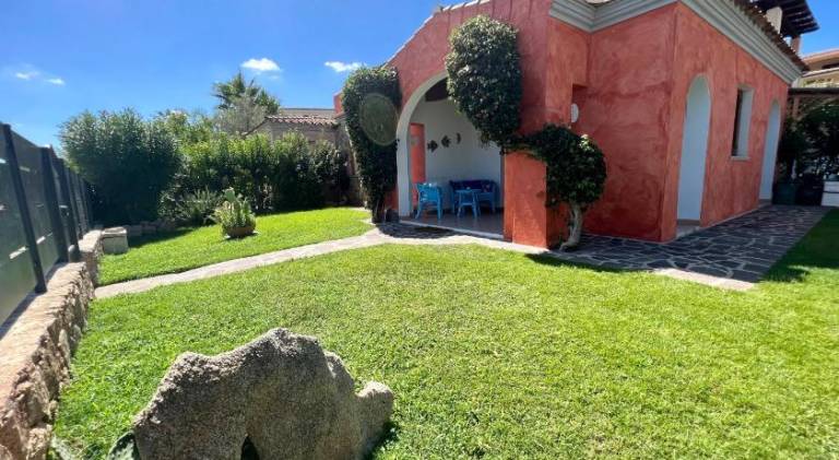 Villa with 2 rooms for 5 persons in San Teodoro