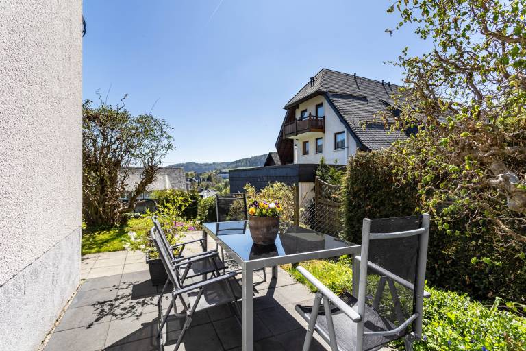 Holiday Apartments Löwenstein FeWo 1 with Private Terrace & Garden and Wi-Fi — photo 2