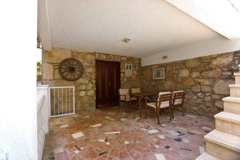 Vacation home with yard, patio & BBQ — photo 4