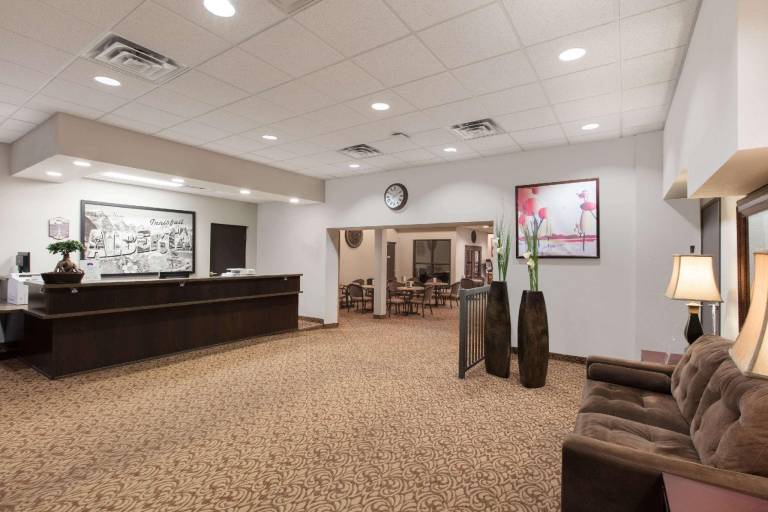 Super 8 By Wyndham Innisfail — photo 2