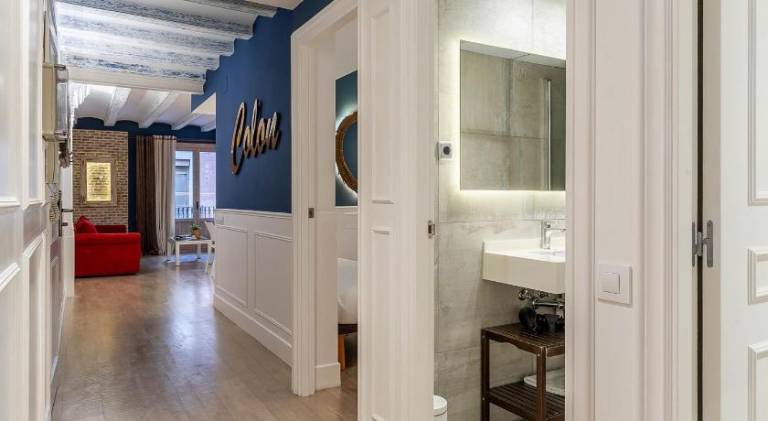 Holiday apartment with terrace & pool | Near Barcelona Cathedral — photo 4
