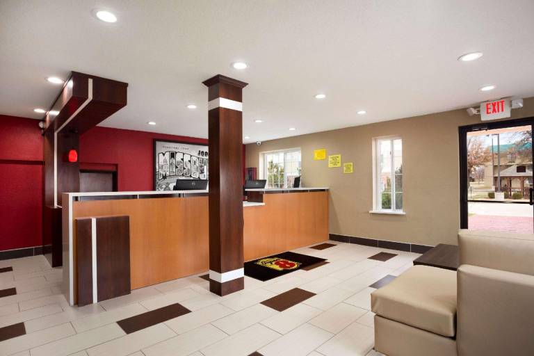 Super 8 By Wyndham Joplin — photo 2