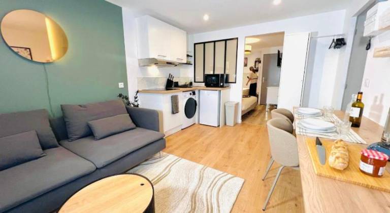 Rental apartment with hot tub | Close to Place des Quinconces — photo 2