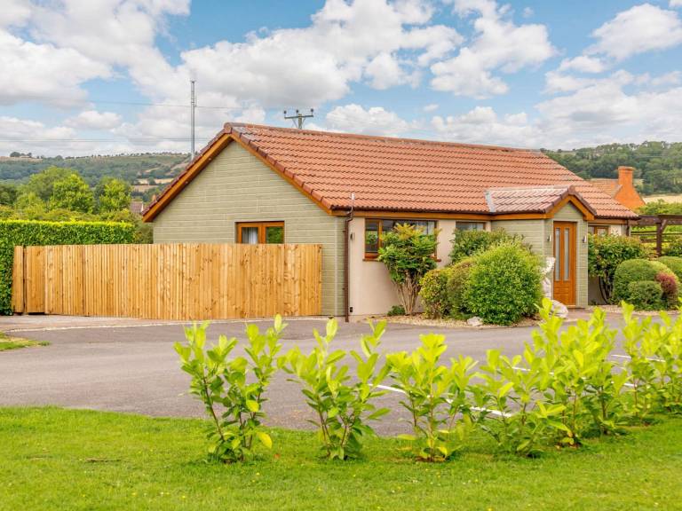 Cottage  Wells