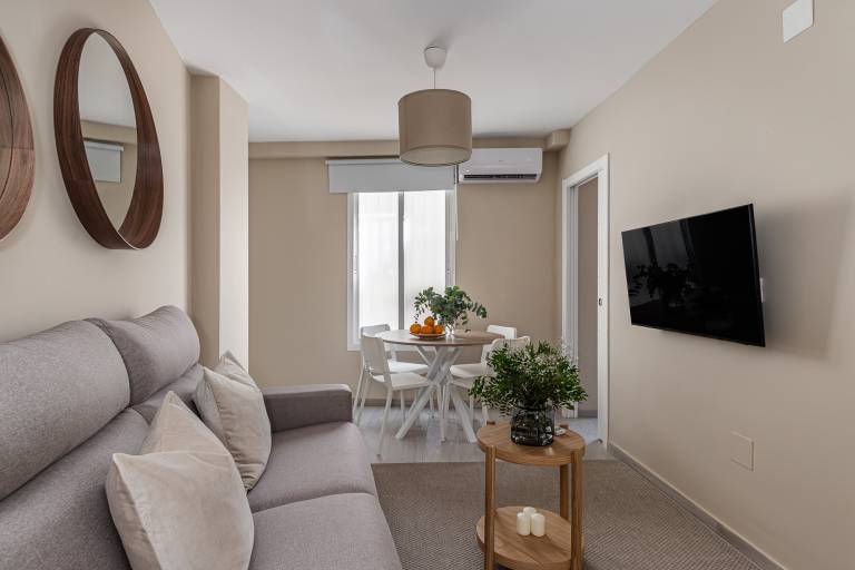 Apartment with patio & yard | Next to Seville Cathedral — photo 2