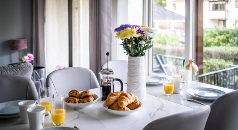 Bellman apartment - Pet friendly with parking - FREE off-site Health Club access with Pool, Sauna, S — photo 4
