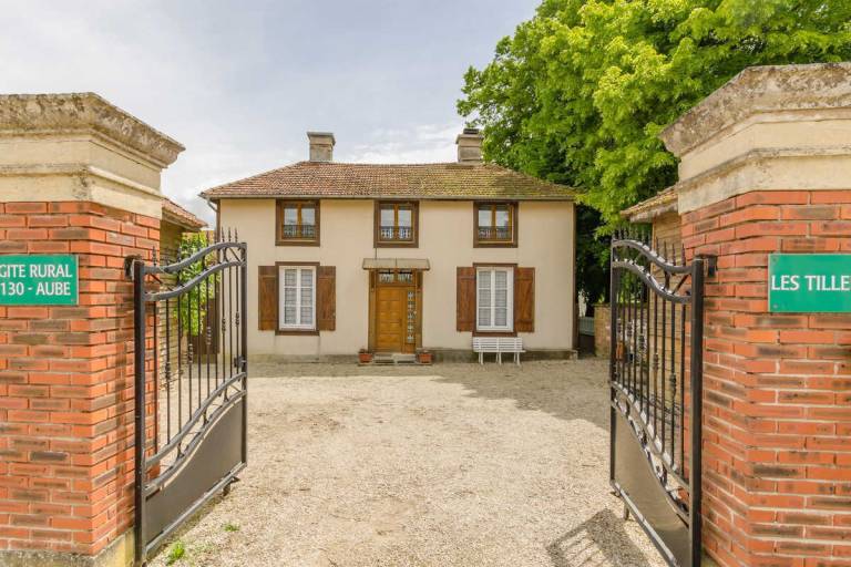 Maison de vacances  Giffaumont-Champaubert