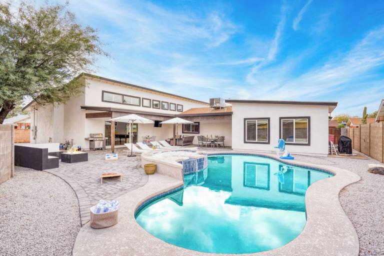 Cottage Scottsdale Estates Sixteen