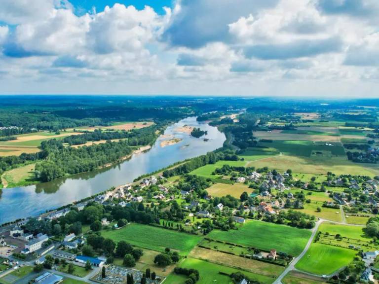 Mobile home with heated pool & terrace in Chinon