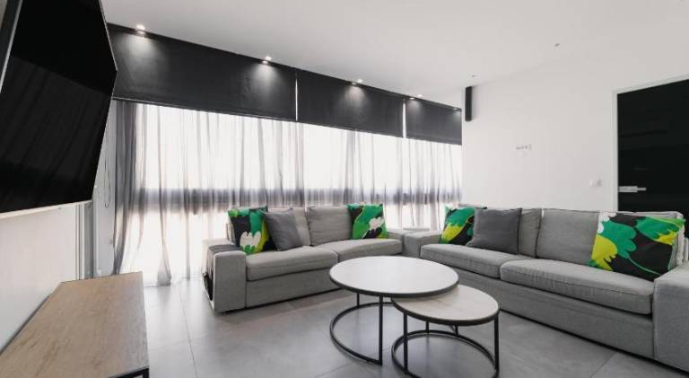 Rental apartment with patio — photo 3