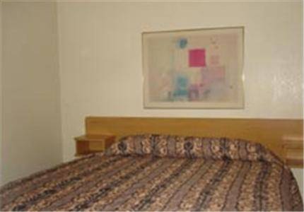 Colonade Motel Suites — photo 2