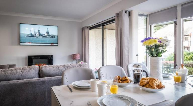 Bellman apartment - Pet friendly with parking - FREE off-site Health Club access with Pool, Sauna, S — photo 3