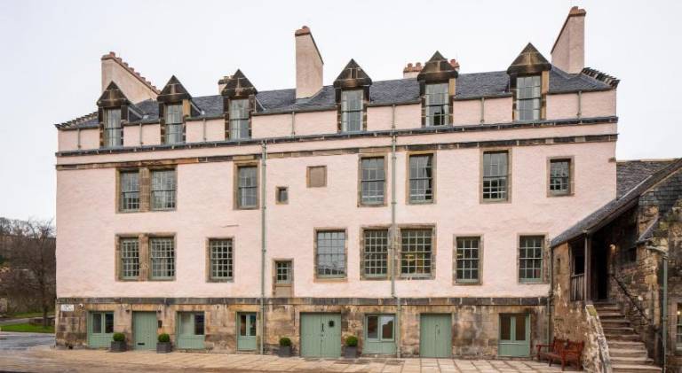 Children-friendly serviced apartment with garden | Close to Holyrood Palace | Suitable for remote work | Pets allowed — photo 3