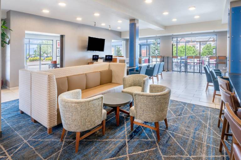 Holiday Inn Express & Suites Colorado Springs AFA Northgate By IHG — photo 3