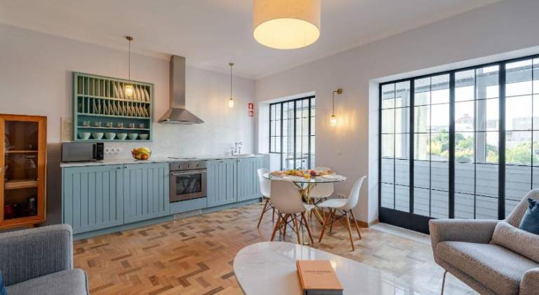 Light-Filled Cedofeita Apt by HostWise — photo 2