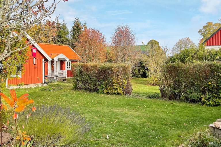House with patio | Pets allowed — photo 3