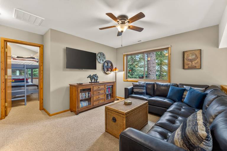 Family-friendly house with private pool, jacuzzi & BBQ | Mountain view | Pet-friendly — photo 4