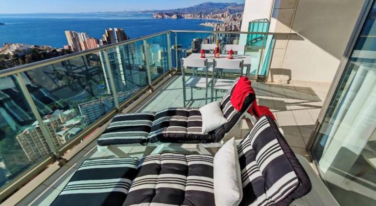Apartment with pool in Benidorm