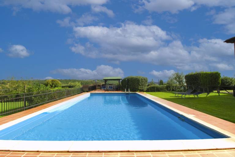 Villa with barbecue, private pool & garden — photo 5
