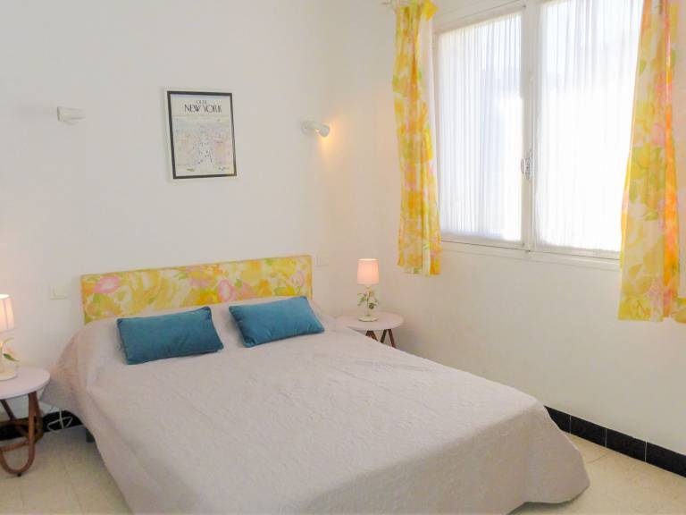 Lovely rental apartment with terrace, yard & grill | Beach nearby | Pet-friendly — photo 3
